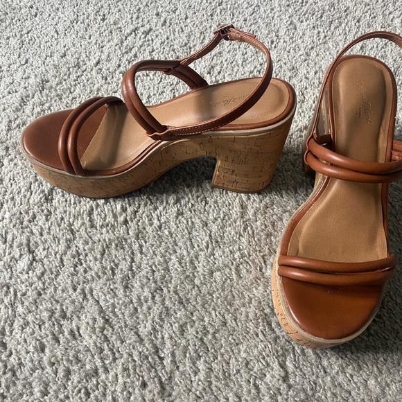 Heels - Picture 2 of 4